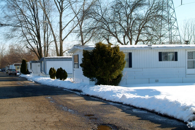 Building Photo - Genesee Forest Estates