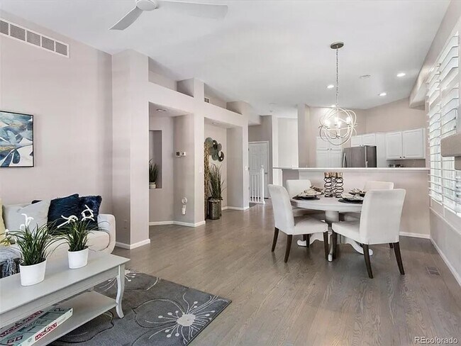 Foto del edificio - 10365 W Rockland Pl