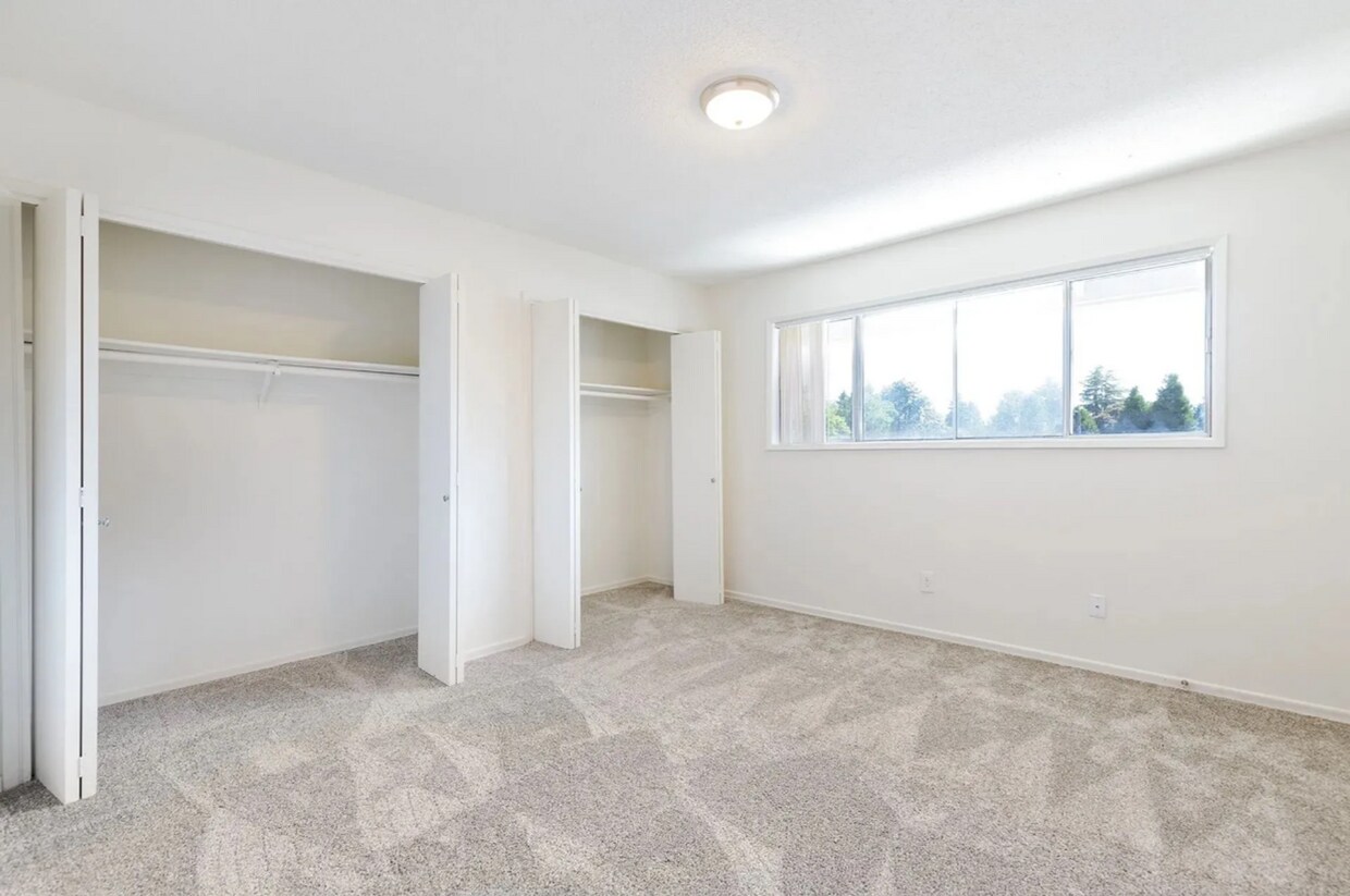 Foto del edificio - Cozy 2 bedroom, 1 bathroom apartment near Downtown Milwaukie