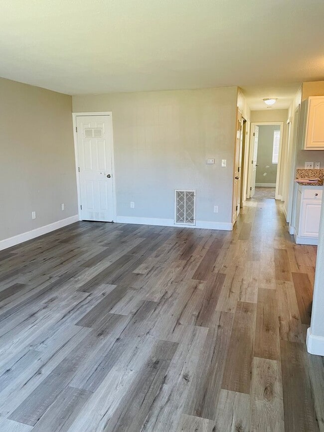 Building Photo - 10320 Birmingham Way