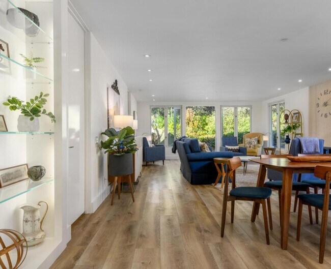 Building Photo - 1524 E Valley Rd