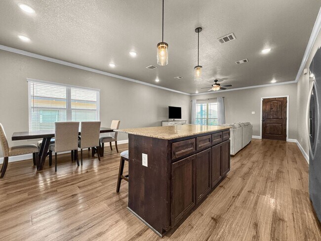Building Photo - 1606 Black Kettle Trl