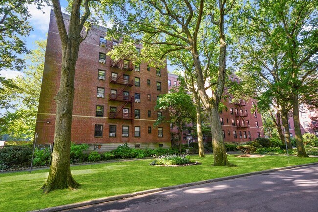 Foto del edificio - 325 Richbell Rd