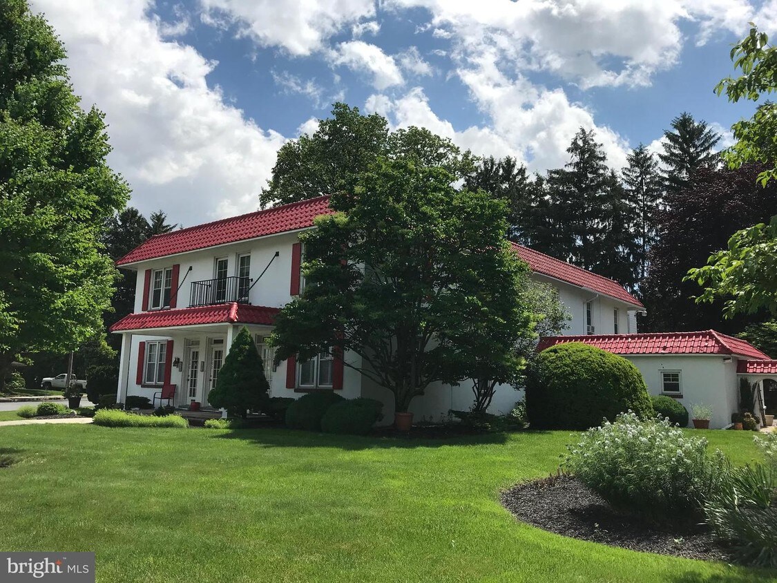 Foto principal - 302 S Coldbrook Ave