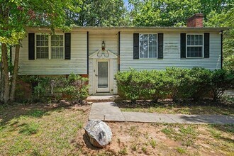 Building Photo - 6201 Turtle Neck Ln