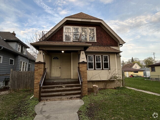 Building Photo - 5320 N 39th St