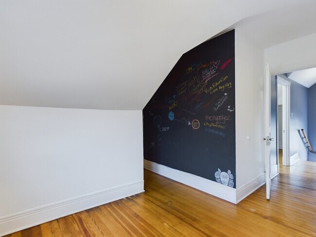 Foto del edificio - 516 E 115th St