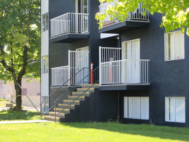 Building Photo - Highland Apartments