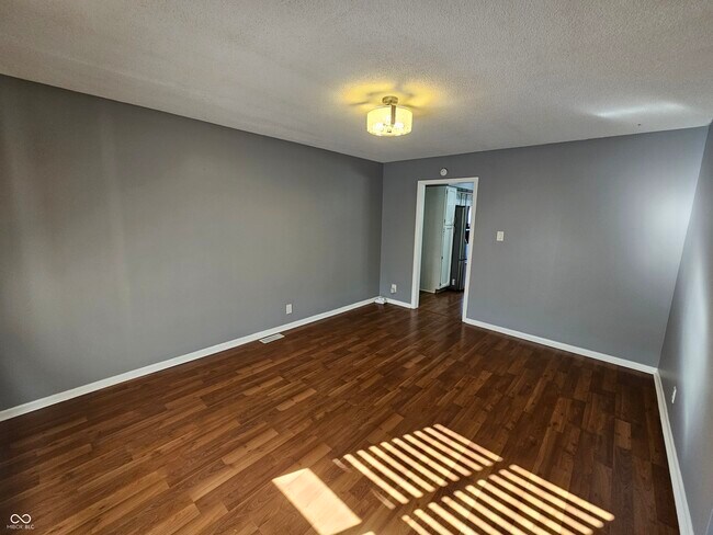 Foto del edificio - 3121 Shadow Brook Dr