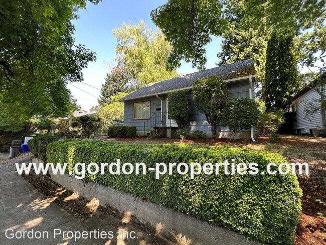 Building Photo - 3 br, 1 bath House - 4009 SE Flavel St