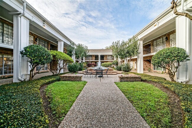 Foto del edificio - 5353 Richmond Ave.