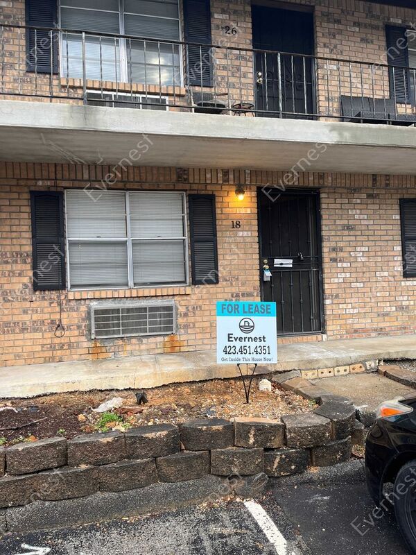 Primary Photo - 925 Shallowford Rd