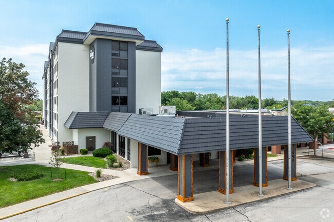 Foto del edificio - The McCoy at 8035 Apartments - Clive