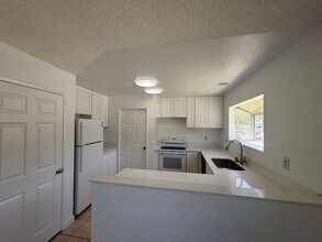 Building Photo - 3440 Huerta Ct