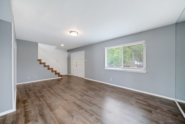 Foto del edificio - 10958 Crown Pk Ln