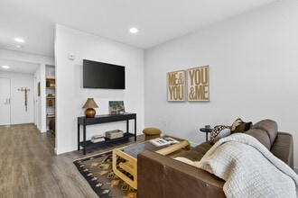 Building Photo - Holloway