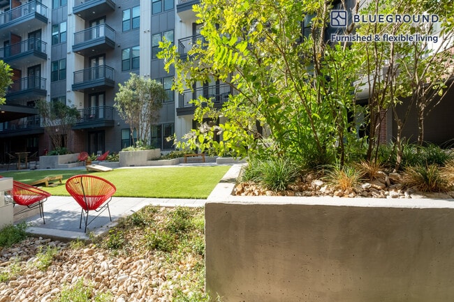 Foto del edificio - 3403 Harmon Ave