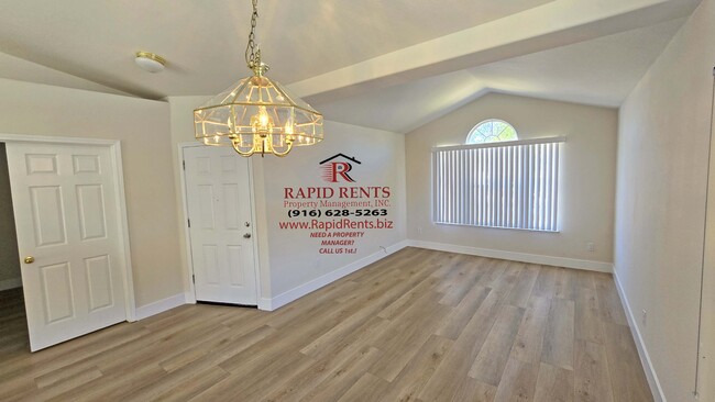 Building Photo - 8477 Ceonothus Ct