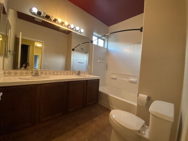 Building Photo - 41293 W Cielo Ln