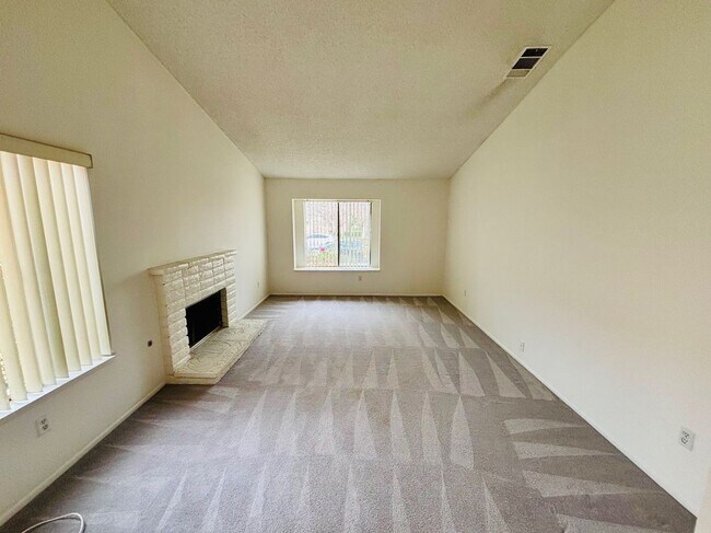 Foto del edificio - 3220 Ave S-2