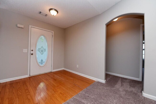 Building Photo - 1417 Faith Dr
