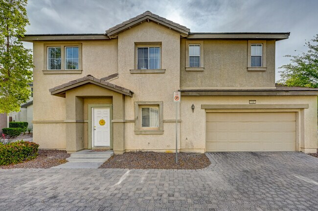 Building Photo - 1151 Maple Pines Ave