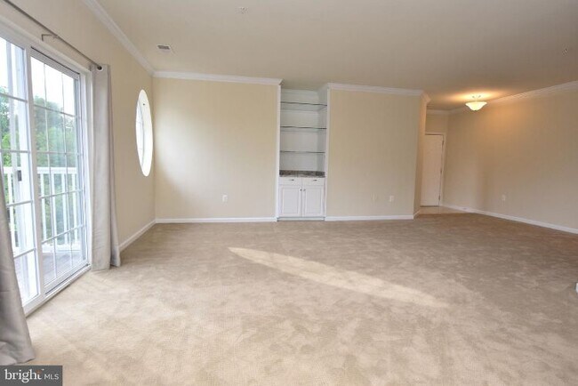 Building Photo - 9720 Holmes Pl