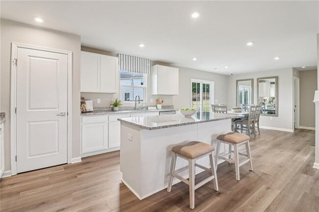 Foto del edificio - 6644 Red Oak Wy