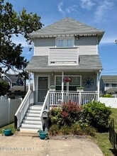 Building Photo - 406 9th Ave