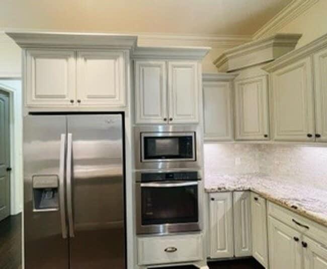 Building Photo - Home for Lease In Graywood Available on 2/...