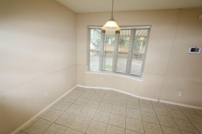Building Photo - 6115 Birchmont Dr