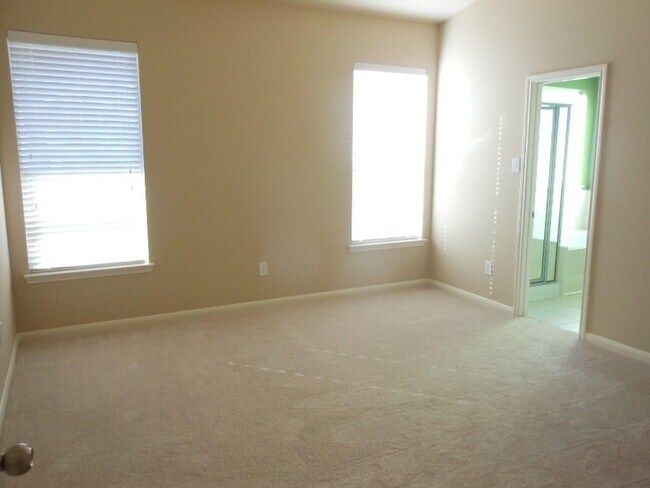 Building Photo - 6042 Starbrook Creek Dr