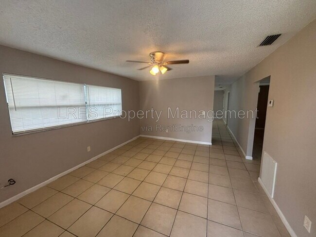 Foto del edificio - 1020 S Bay Ave