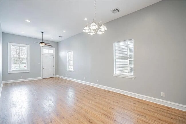 Building Photo - 2128 Toledano St