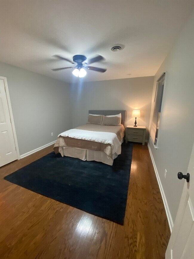 Foto del edificio - 8570 Sycamore Trail Dr