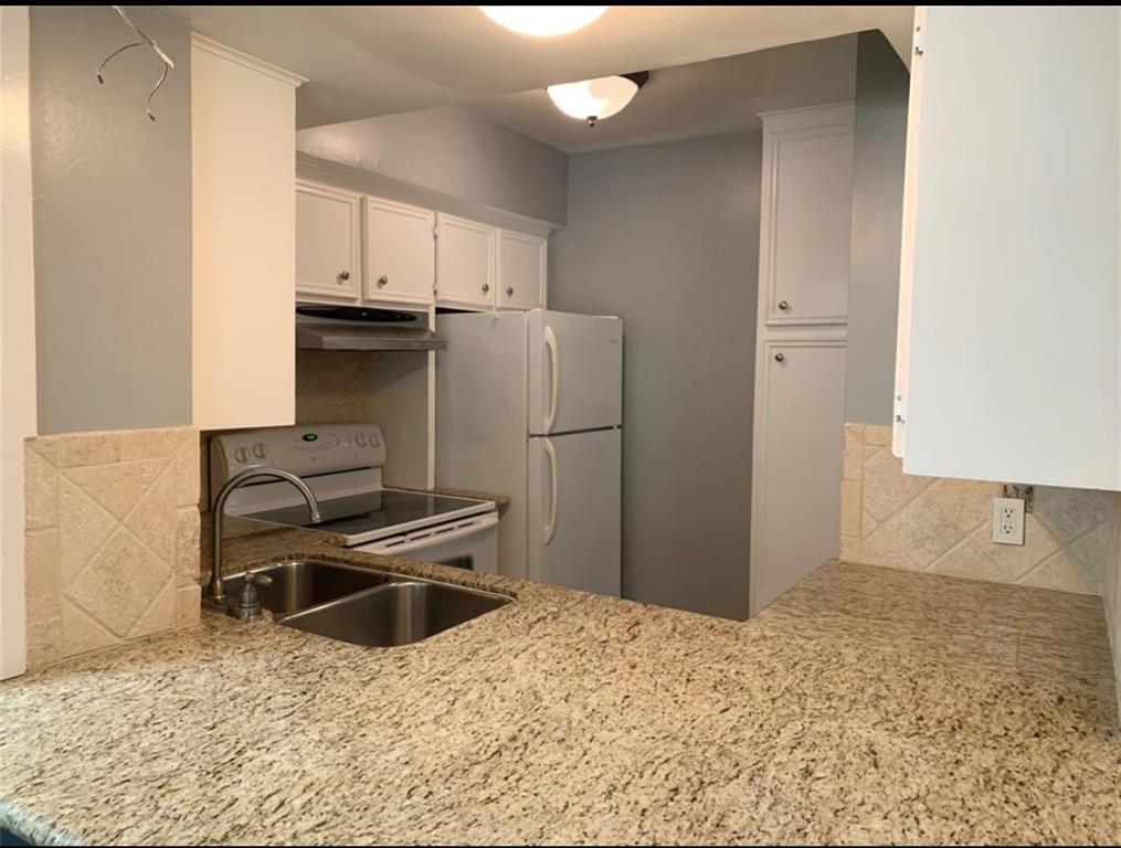 Foto del edificio - 6483 Bayou Glen Rd