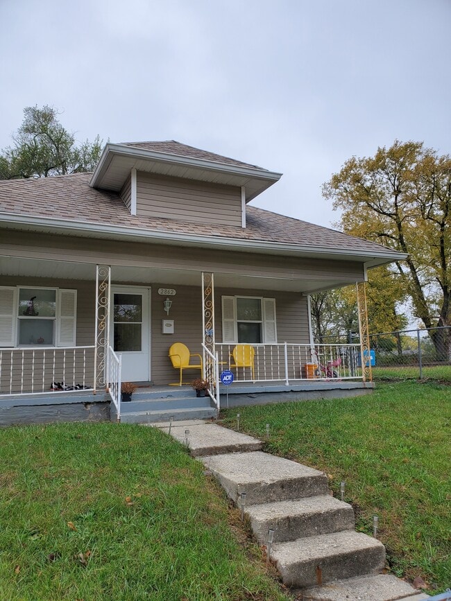 Building Photo - 2862 N Olney St