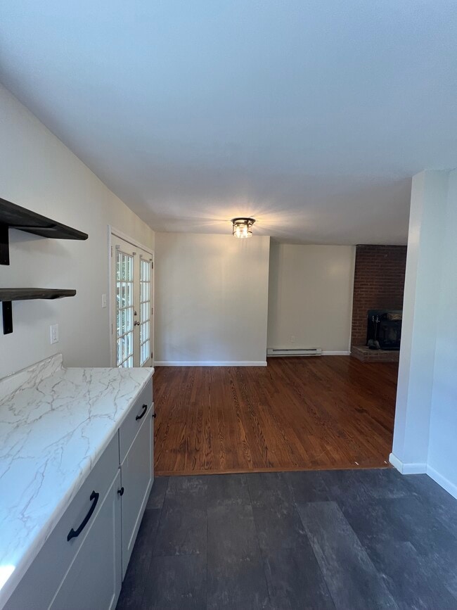 Building Photo - Pine Hill Apartments