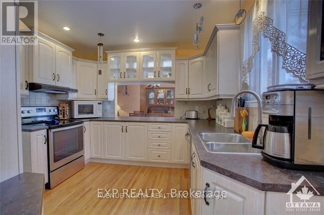 Photo du bâtiment - 15 Saginaw Crescent