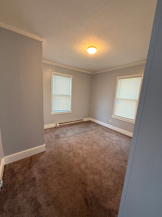 Building Photo - 958 Strouse Ave