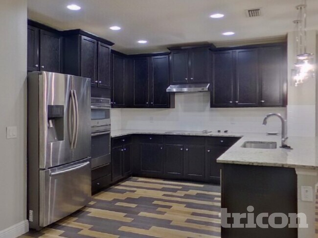 Foto del edificio - 9229 Halsey Dr