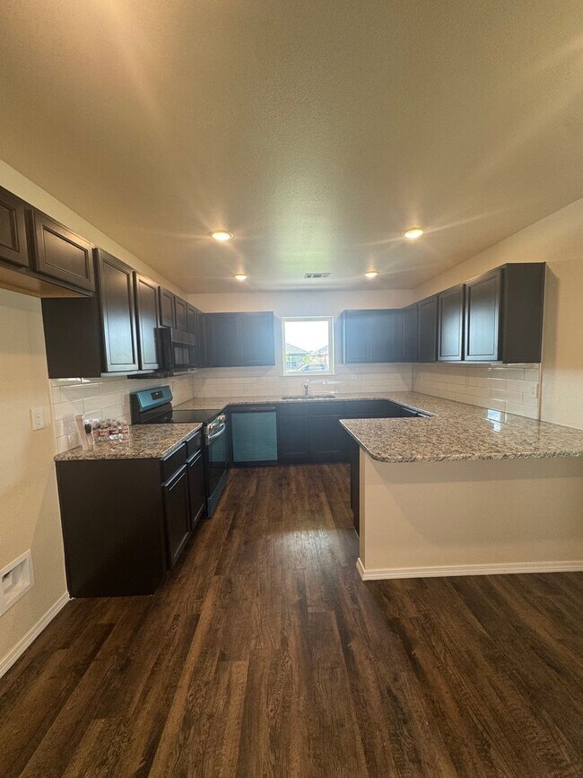 Building Photo - New build "Be the 1st to live THERE" 3/2/2...
