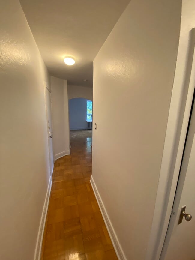 Building Photo - 57 Spencer Av