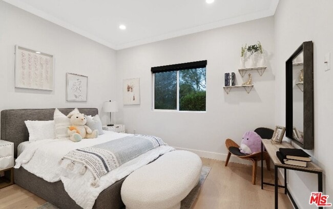 Foto del edificio - 19148 W Oxnard St