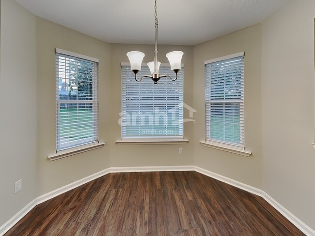 Building Photo - 7748 Parkmont Dr