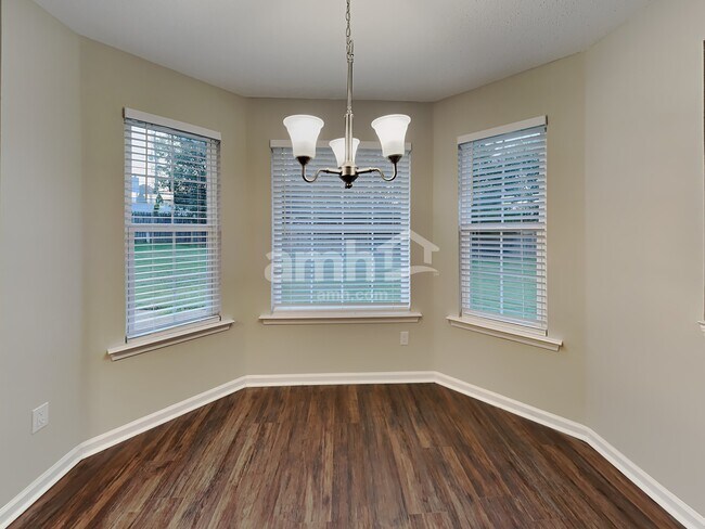 Foto del edificio - 7748 Parkmont Dr