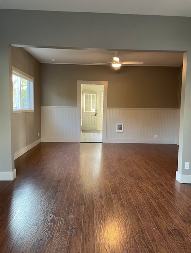 Foto del edificio - 2 bedroom, 1 bath now available in N Portl...
