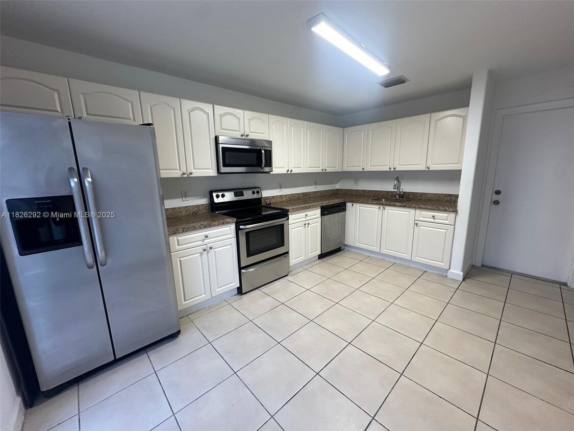 Primary Photo - 7375 NW 173rd Dr