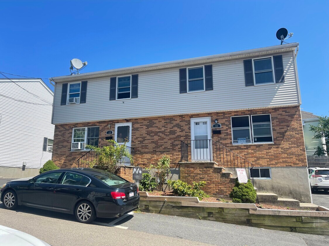 13 Gladstone St Unit B, Everett, MA 02149 13 Gladstone St Everett, MA