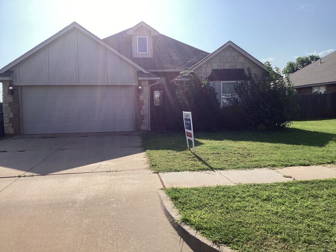 Foto principal - 16216 Romeo Dr